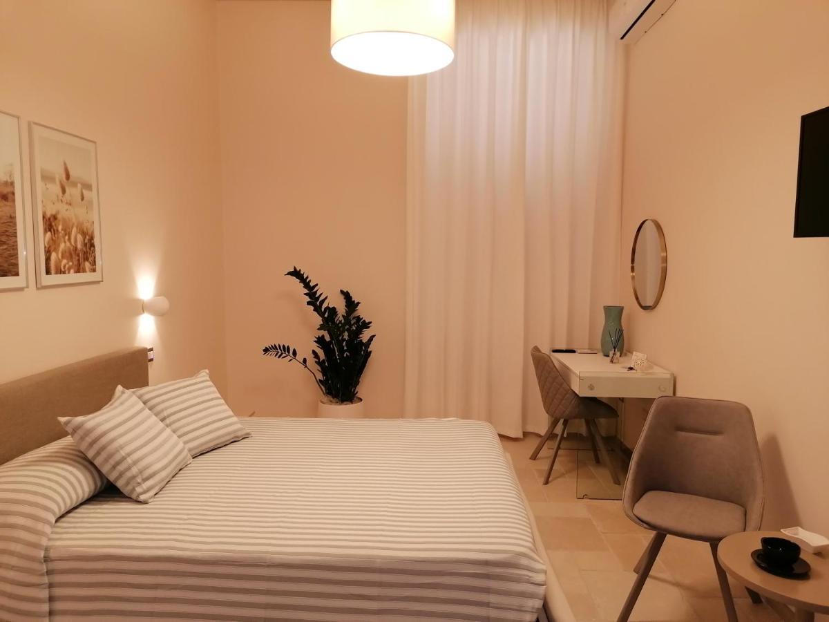 Lux Suite Taranto Exterior photo