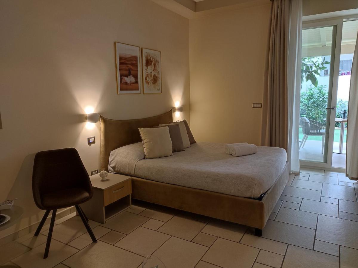 Lux Suite Taranto Exterior photo